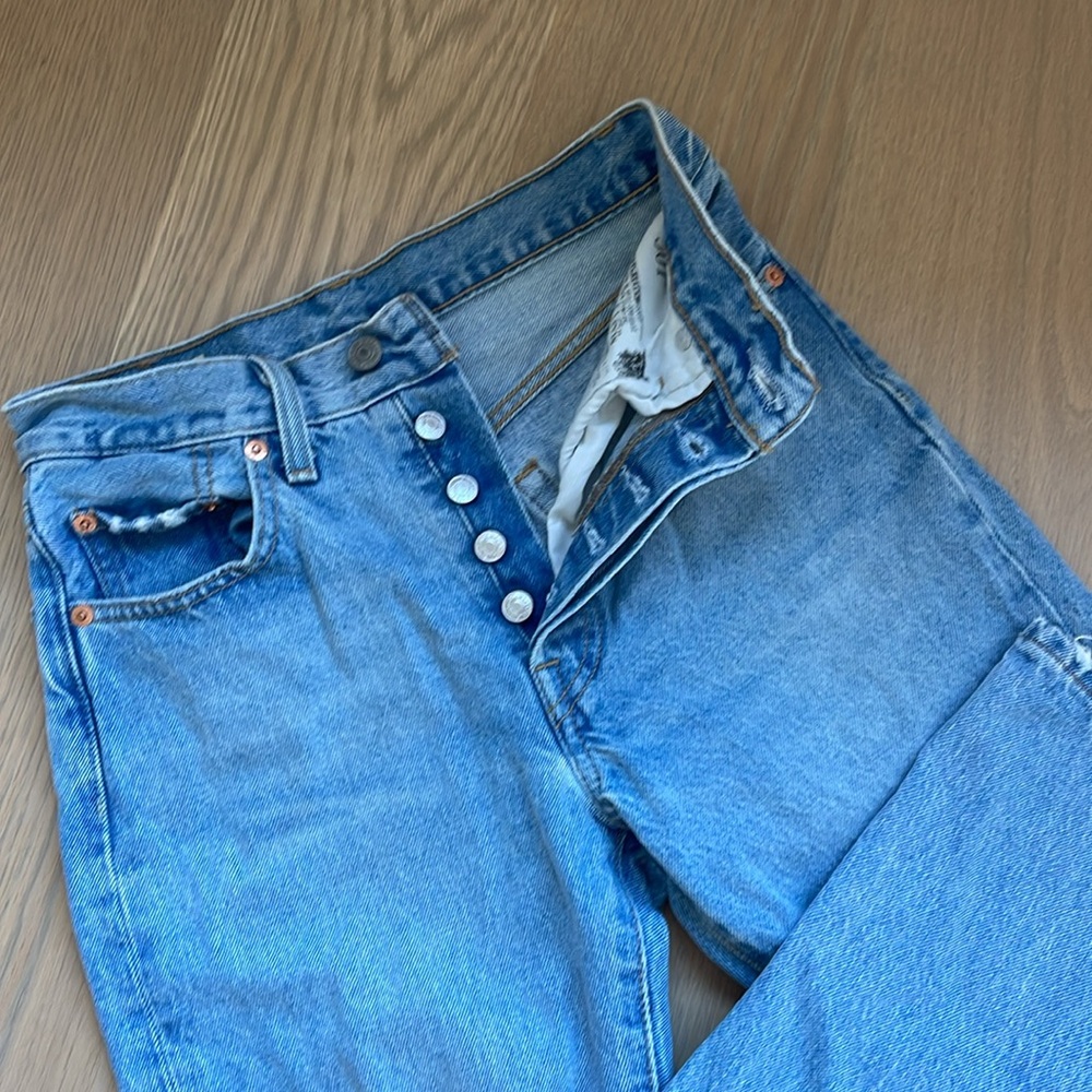 Levi’s 501 woman’s button fly 24X30 size 24 straight leg
